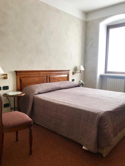 Albergo La Meridiana Castelnuovo del Garda Oda fotoğraf