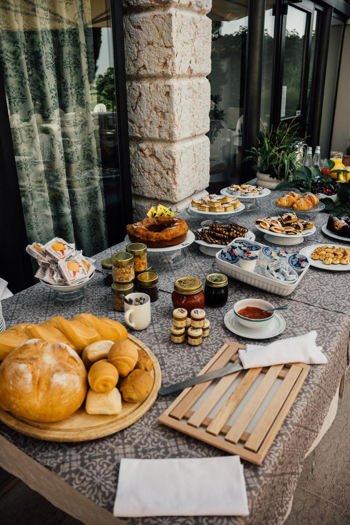 Albergo La Meridiana Castelnuovo del Garda Dış mekan fotoğraf