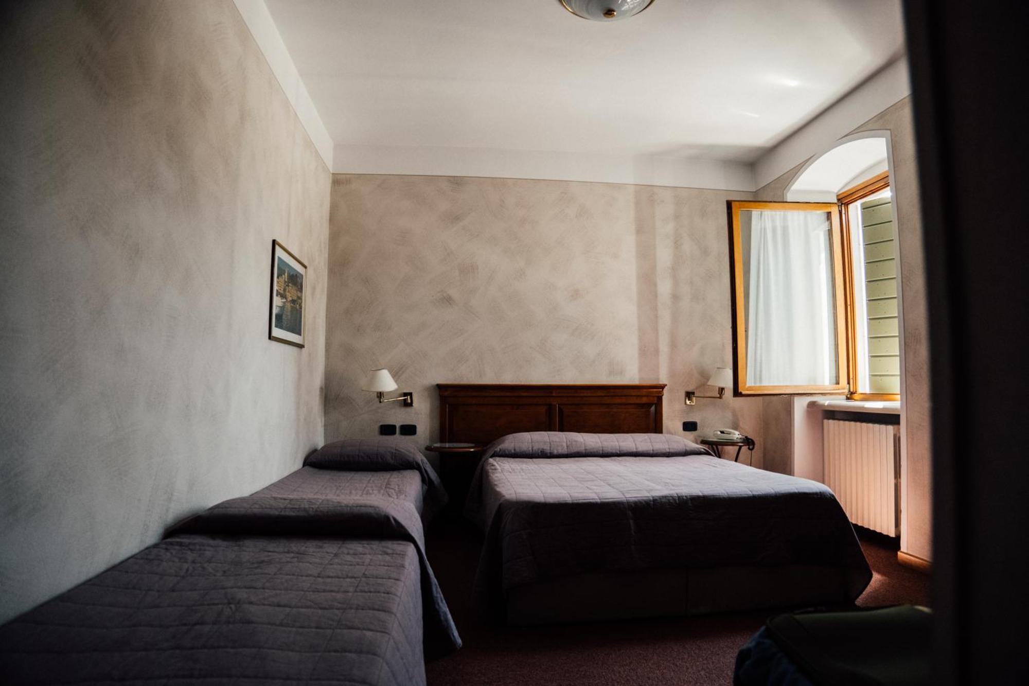 Albergo La Meridiana Castelnuovo del Garda Dış mekan fotoğraf